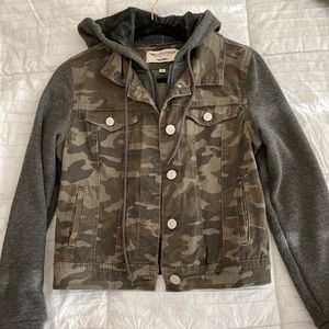 Sweatshirt lined Camo Jacket